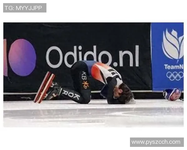 哪位足球明星在比赛中因犯规染黄引发热议与争议分析